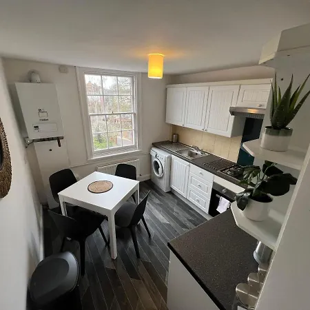 Hotwell Road Fantastic 2 Bedroom Flat *